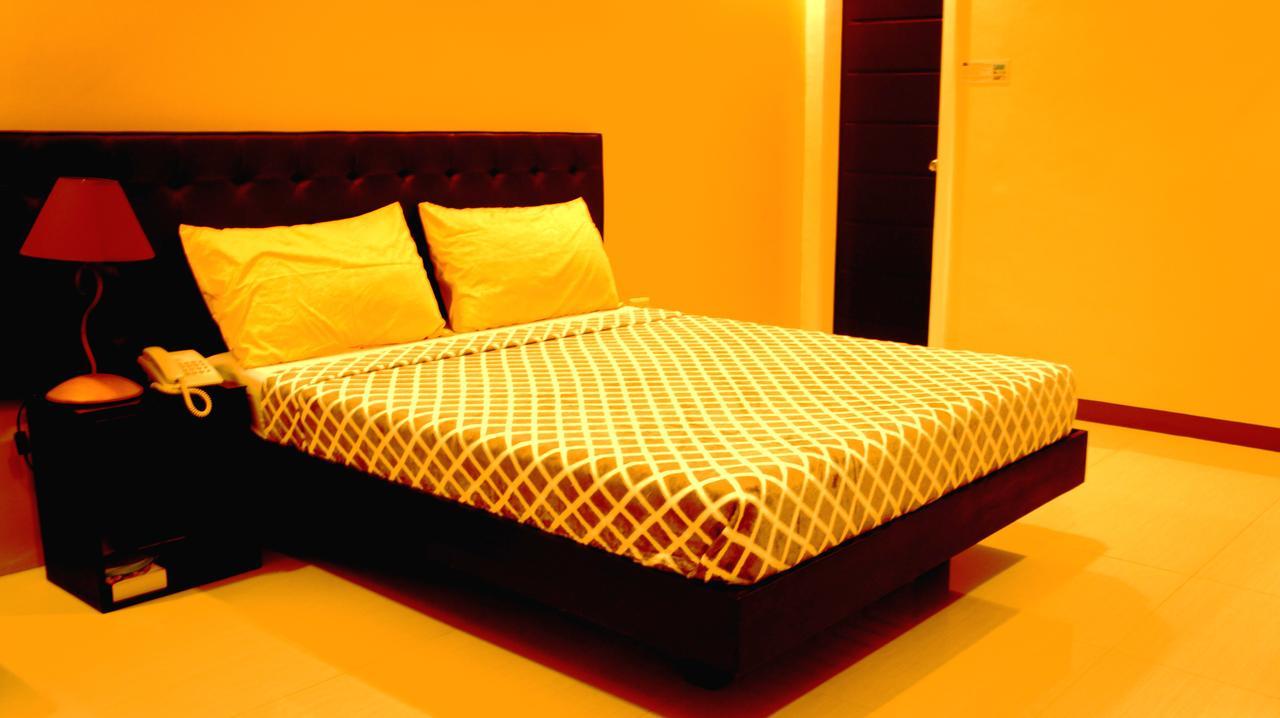 Urbantel Hotel Lucena Εξωτερικό φωτογραφία